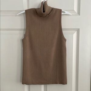 Sleeveless Ribbed Turtleneck Top in Dark Tan